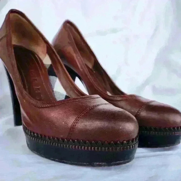 Burberry Brown Leather Pumps Serrated Platform Edge Vintage Designer Heels - Picture 2 of 9